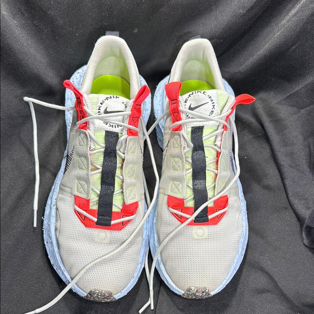 Nike Crater Impact Men's sneaker size 11.5
Light Bone Crimson